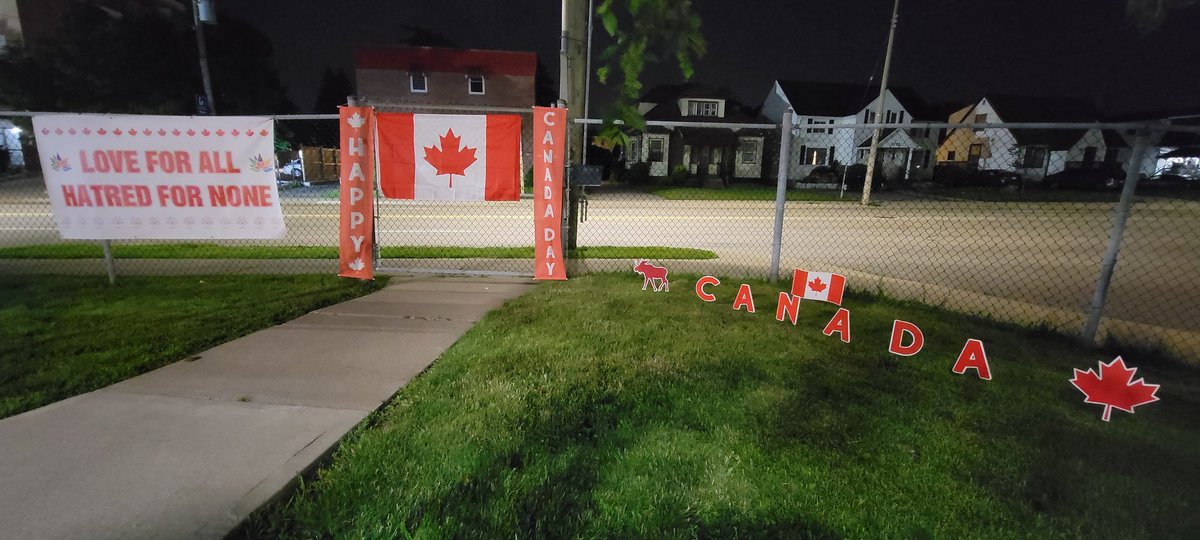 AMJHamiltonMntn's tweet photo. Baitun Nur Mosque is ready for Canada Day Celebrations 🇨🇦 Remember to invite your friends and neighbors! Join us, Get your red and white gear ready. Flag hoisting | National Anthem | Complimentary BBQ. Free Entry  #CanadaDay #ReadyToCelebrate https://t.co/kHKTKCWOms