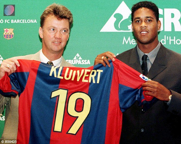 We wish former FC Barcelona player Patrick Kluivert a very happy 47th birthday!  