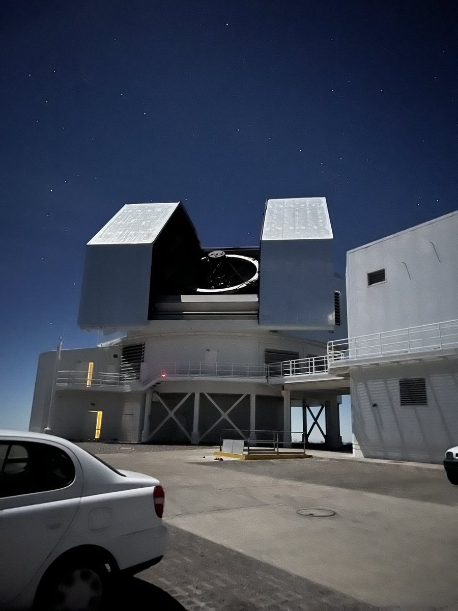 jfaherty's tweet photo. The Clay telescope is looking for planets tonight. Sky is clear but the moon is illuminating things. #lifeatlco https://t.co/w7aIOfXq2V