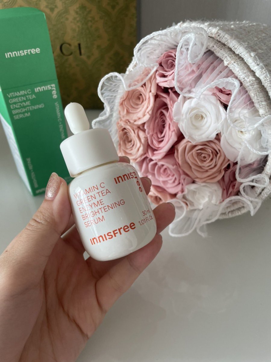 proudSRn's tweet photo. หลังกลับจากทะเล ผิวหมองมาก รอยสิวขึ้นเต็มเลย เลยลองมาใช้  Vitamin C Green Tea Enzyme Brightening Serum ประมาณ3-4วัน รอยสิวลดลง ผิวไบร์ทขึ้น เพราะมีส่วนผสมสกัดเอนไซม์จากชาเขียว #เดบิวต์ผิวไบร์ท #INNISFREEVitaC #innisfreethailand

Reply 
พิกัด : shopee / lazada / innisfree shop https://t.co/4zEQc0Wiem