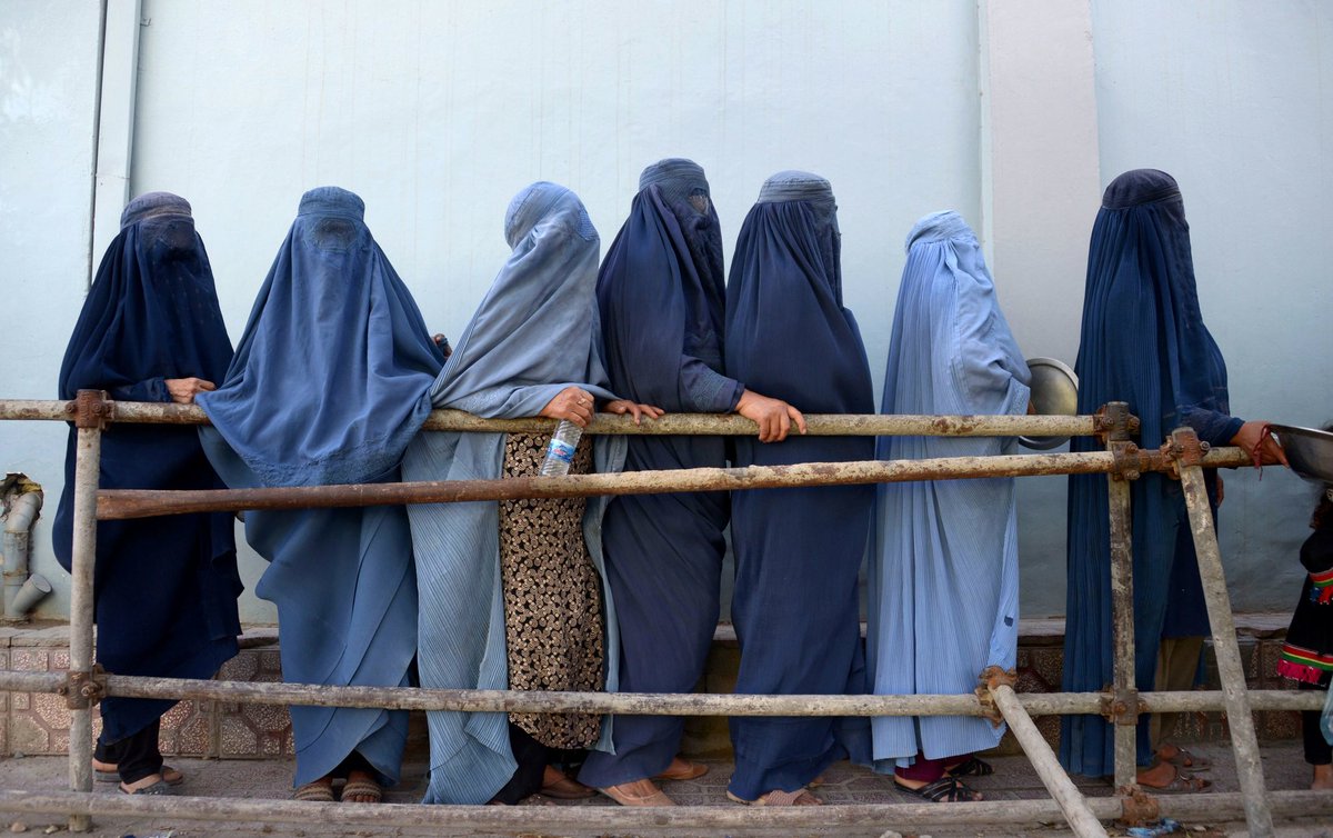 ZahraKarimi202's tweet photo. Sometimes, in my solitude, I forget women are never treated equally, that there are feminists protesting equal pay while gender segregation has become a reality for women in Afghanistan.
Please pay attention!
#Feminists
#GenderSegregation
#AfghanWomen
#Freedom
#FreeAfghanistan https://t.co/CRKuitxY0J