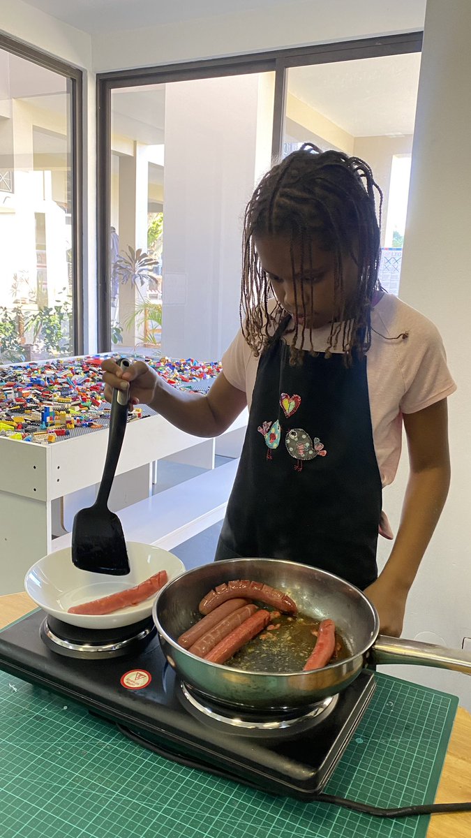 AmyChasauka's tweet photo. Here is another cooking session in our #aismSTEMLab! We are strong advocates of learner’s voice @AISMmoz. Our learners wanted to make their own lunch and they all agreed to make 🌭’s. Here is how the cooking process went. #STEM #aismlearns #aismholidaycamp https://t.co/rexCAKpoKw