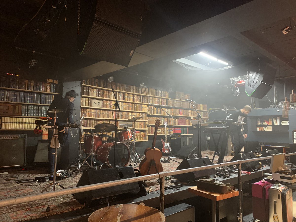 Meow tonight.              Wiri Donna 8.30          SJD 9.30