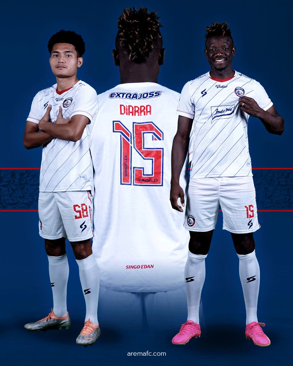 Melihat lebih dekat jersey away!

Perpaduan Jersey home 2021 *X* away 2022 tergabung dalam satu kesatuan.

Sebuah semangat dan perjalanan yang tidak akan terputus demi satu lambang di dada, AREMA! 🦁

This is our city, this is our history!

💙
#aremafc #aremania #salamsatujiwa