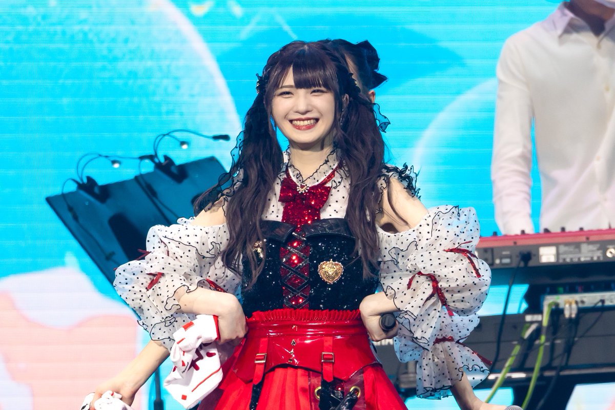 mk___me's tweet photo. ≠ME 全国ツアー2023
We shout ＂I am me.＂

@日本武道館
2023.06.30

鈴木瞳美さん @suzuki_hitomi_ 
菅波美玲さん @suganami_mirei 

めっっっっちゃ可愛かった🥺🫶

#鈴木瞳美
#菅波美玲 
#ノイミー 
#ノイミー_カメコ
#ノイミー武道館
#ノイミーツアー2023 https://t.co/puZl8Ri839