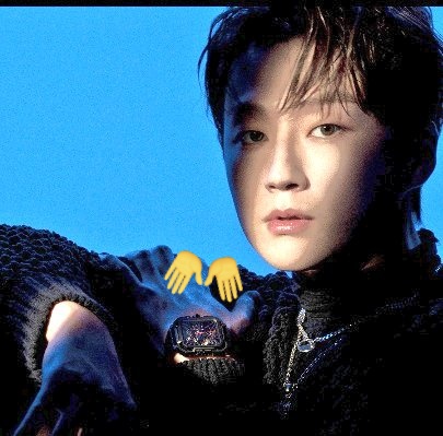 ForeStoryworld's tweet photo. At the same time they are representing the four cardinal points. Look at the necklace and Compass on Mingyu photos #Forestella #WhiteNight #Borderline
#포레스텔라 #백야 + https://t.co/g1e6iiopUh
