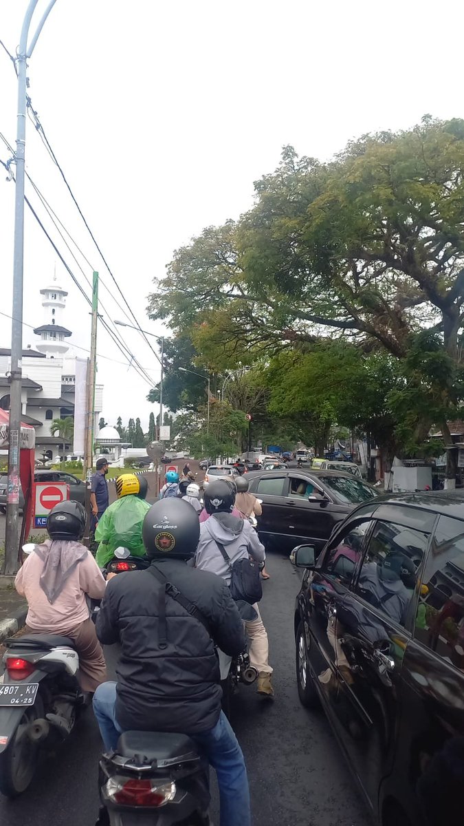10.43 #trafficreportmlg SPBU UMM dua arah padat. (pc-mc)