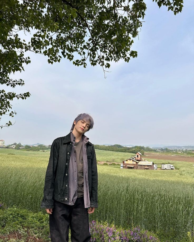 pseudozone's tweet photo. happy birthday to the guy who always tried his best in every journey of his life. i wish you all the happiness in the world, and will be kept away from all the bad things. i love you, loml, stay healthy! ✿⁠ ⁠♡  
#HAPPYTAEYONGDAY
#HariTaeyongBersinar
#샤랄라한_태용데이_렛츠고 https://t.co/MTZ9izxaSD