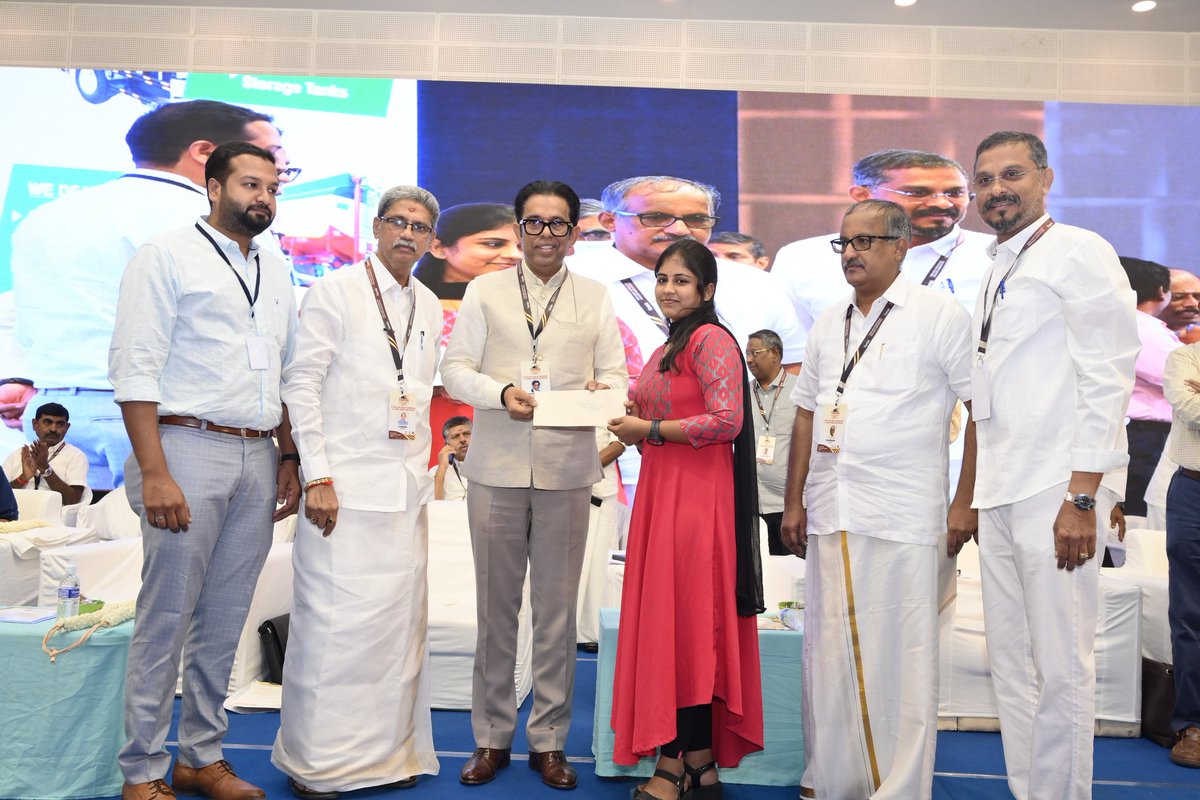 TNPDA contributed college fees to the petrol pump staff daughter, she is studying 2nd year MBBS, last year paid 1st year fees, for the whole course TNPDA promised to pay her college fees <a href="/HPCL/">Hindustan Petroleum Corporation Limited</a> <a href="/akfpt/">Akhila Karnataka Federation of Petroluem Traders</a> <a href="/PetroleumMin/">Ministry of Petroleum and Natural Gas #MoPNG</a> <a href="/DirMktg_iocl/">Director (Marketing), IndianOil</a> <a href="/BPCLimited/">Bharat Petroleum</a> @