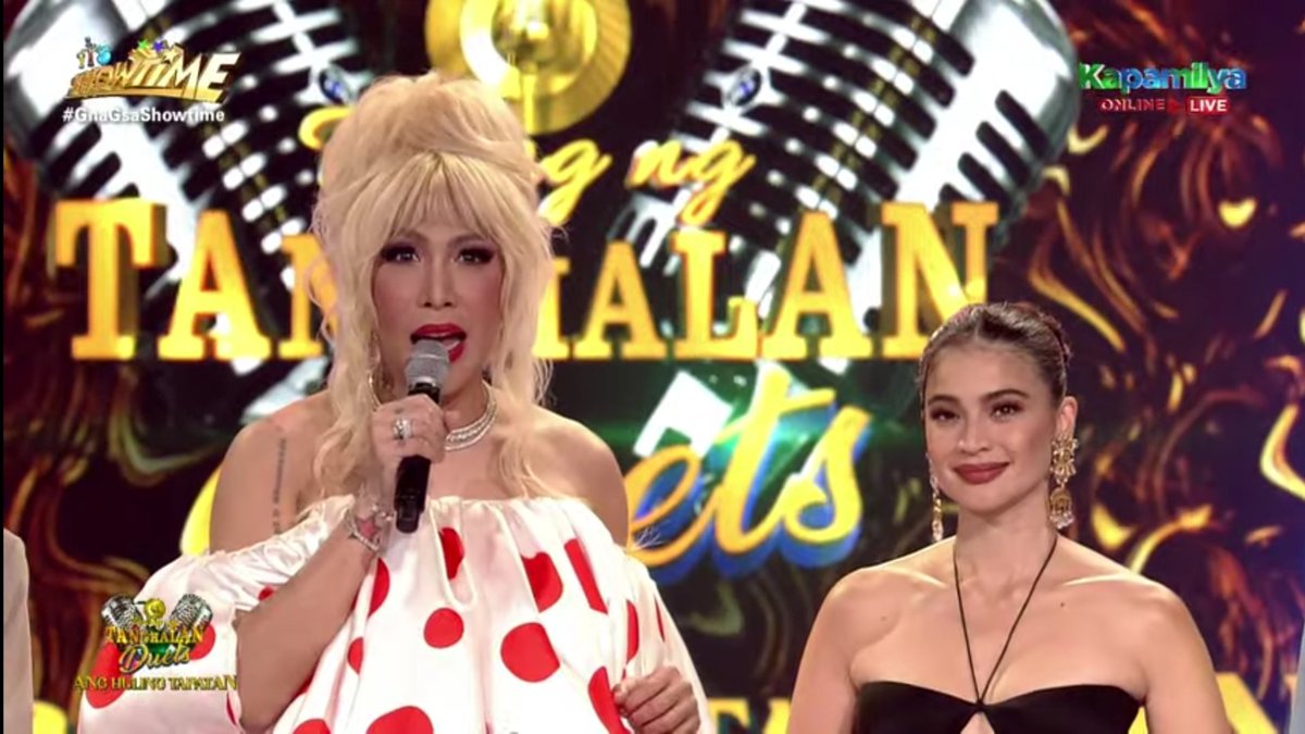 GlaysaTadiaque's tweet photo. Congrats @itsShowtimeNa family
Mamsh @vicegandako ang Ganda ng prod nyo❤️

#GnaGsaShowtime https://t.co/83kNbLVKHF