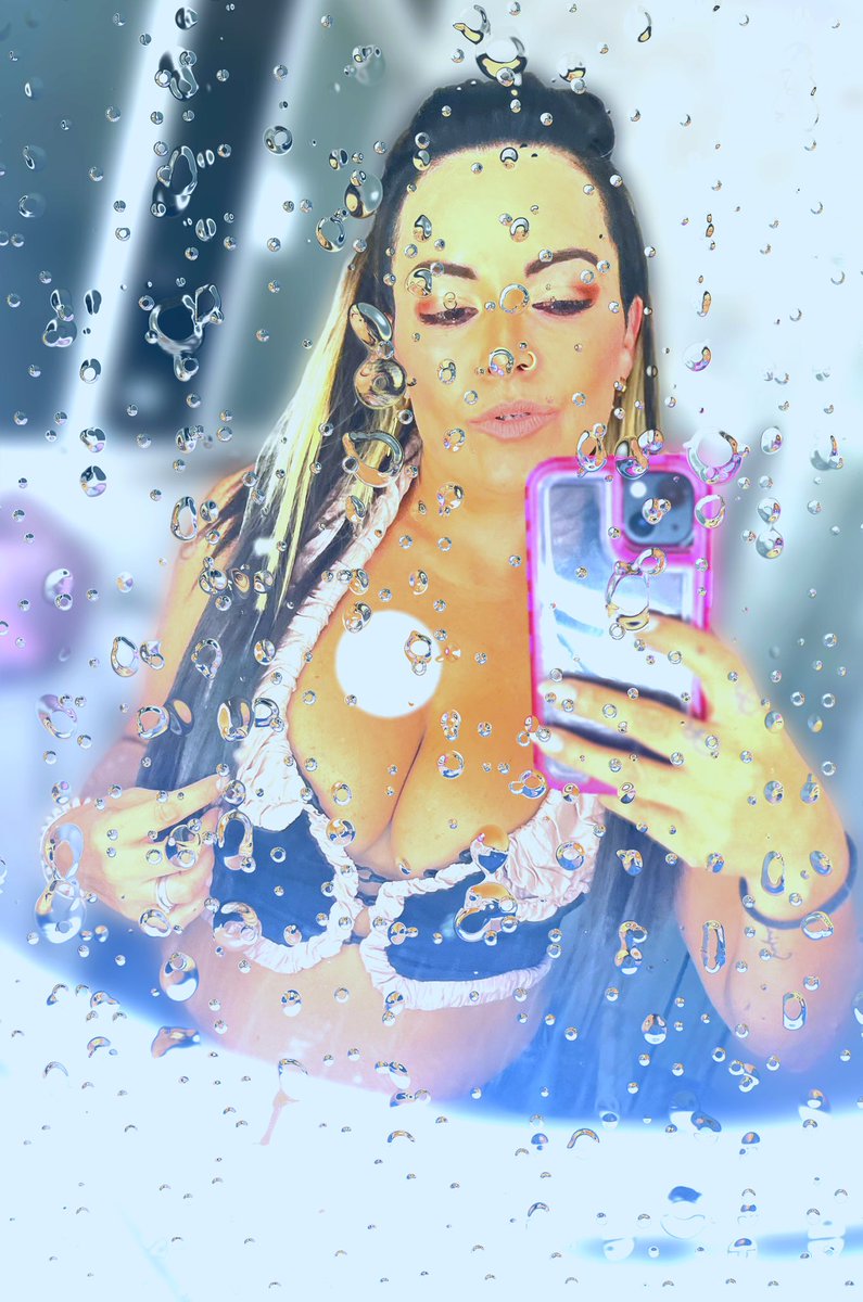 Noche de venirse a inscribir a mi #onlyfans y contribuir a al causa 😜. Mi causa que es tu causa 😂

onlyfans.com/bicireporterah…