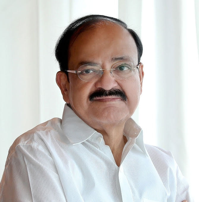 charan_dusa's tweet photo. Birthday greetings to a proud telugu  statesman, former vice president of India, Shri @MVenkaiahNaidu garu.
@vardhan08 #VenkaiahNaidu https://t.co/6QjVXVJdQa