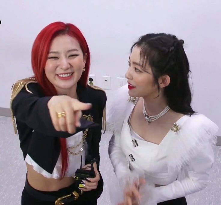 seulgilabs tweet picture