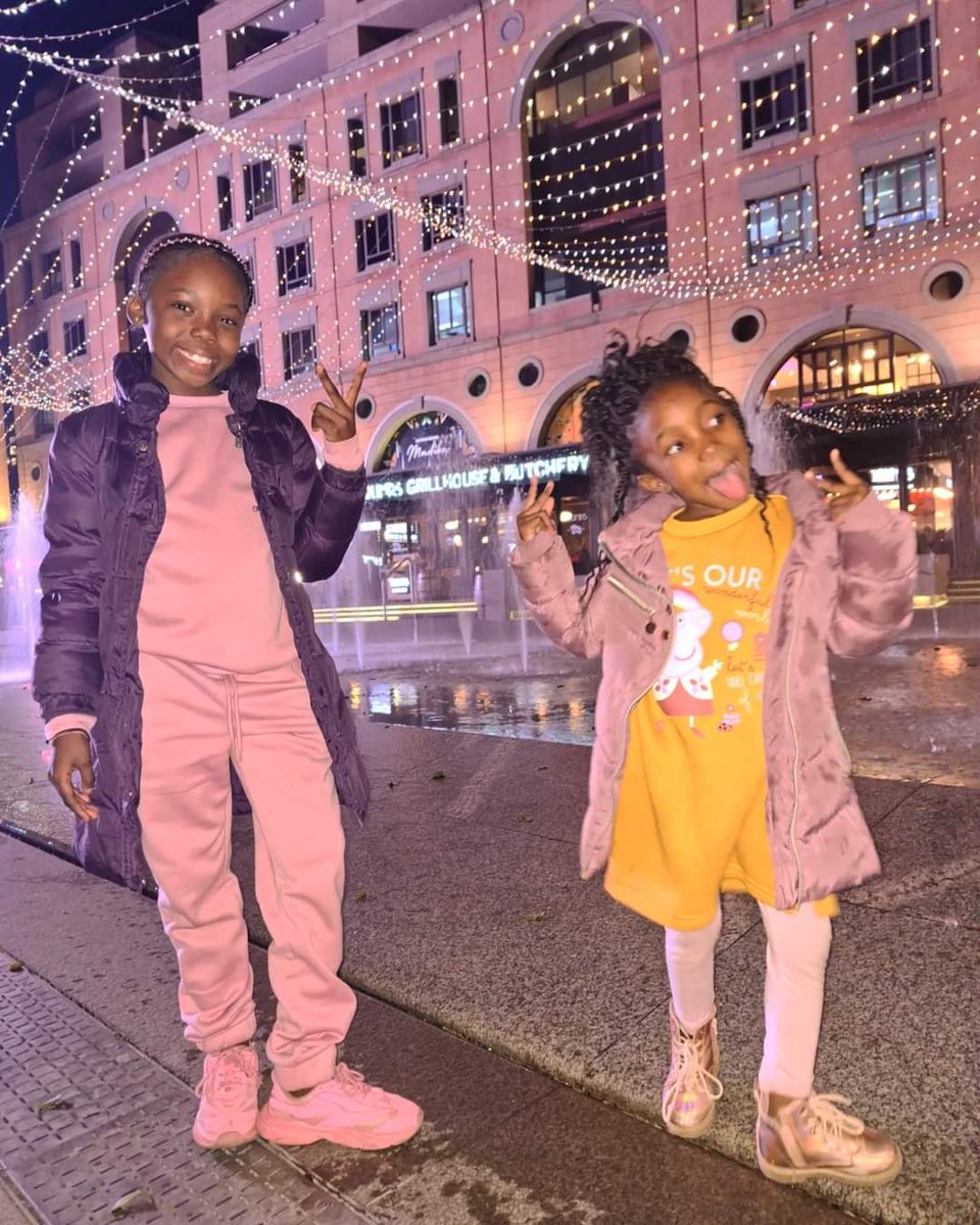 ZUZAMBATHA's tweet photo. With My Princesses 👸👸 ❤️ 
Mashandu x Mambatha 
#mbathas #zuzambatha #nkiyase #mambatha #mashandu #mbatha https://t.co/3yDIBEQMO9