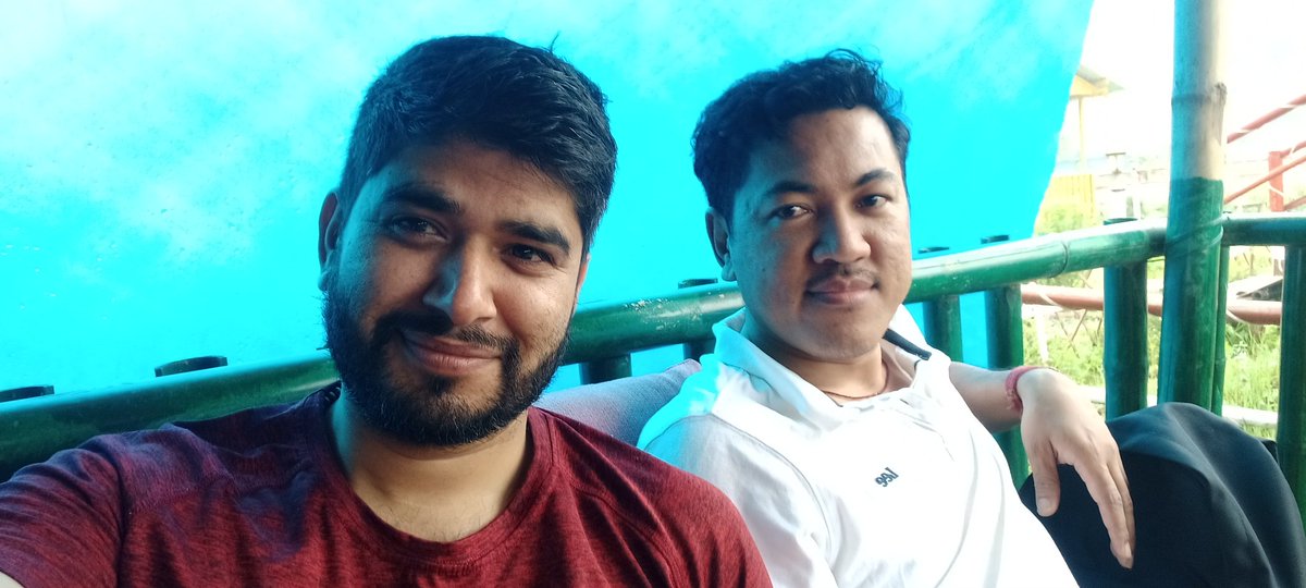 kaphlebhumesh's tweet photo. @surjekanchho सर सङ्ग बिरलै भेट्न हुन्छ। भेट भएका बेला त मज्जैले बस्नु पर्याे भनेकाे झरिले पनि राम्रै साथ दिईरहेकाे छ। https://t.co/u6UVPGMV3f