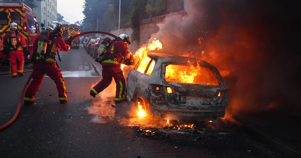 AL24Francais's tweet image. Mort tragique de #Nahel à #Nanterre : poursuite des #protestations dans 
plusieurs villes de #France 

al24news.com/fr/mort-tragiq…

#France #émeutes #racisme #situation