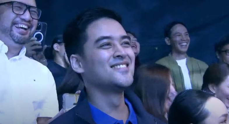 IamRobMarasigan's tweet photo. Hello po Mayor Vico Sotto..  Kanina lang po nag Hello na ako sa Civic Parade. Hehe https://t.co/zKVZpaOq6L