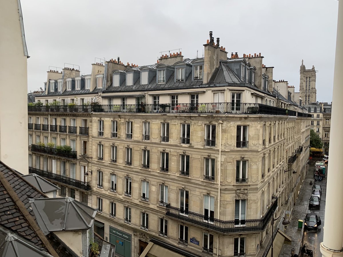 Good morning, it’s raining #paris #toursaintjacques