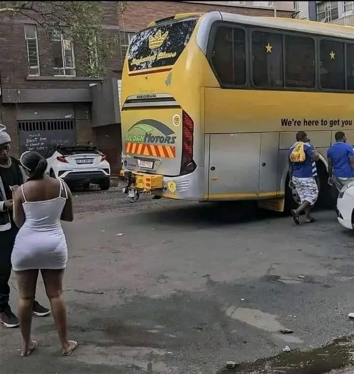 omwambaKE's tweet photo. This Marcopolo Bus has a very powerful Engine! https://t.co/SEm1RR3Wm9