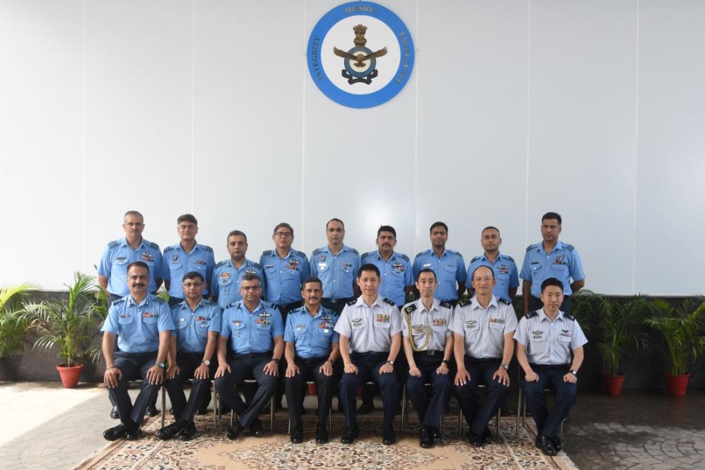 The 5th #IAF - Japanese Air Self Defence Force Air Staff Talks concluded on 28 Jun 23.

Issues of mutual interest, including exploitation of niche technologies and furthering defence cooperation were discussed between the contingent members.

#DiplomatsInFlightSuits
#KokuJieitai
