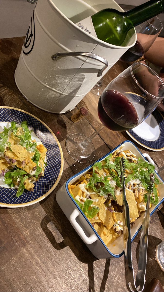 chekabove's tweet photo. From treaties to toppings, we've got the perfect pairing: wine and nachos! 🍷🧀🌍 Indulging in post- international law class delights, because legal minds need delicious unwind. #SipAndSnack #GlobalLawGourmands https://t.co/7RZBZS2gAU