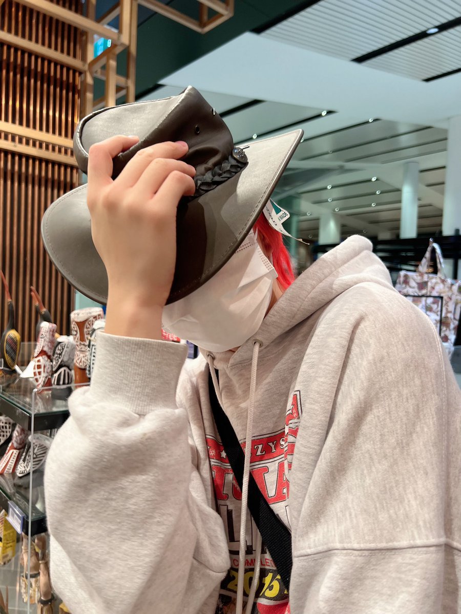P1H_members's tweet photo. 태양이형 어느새 훌쩍 형 생일이 찾아왔네 
무대 생각만 하고 무대 기획할 때, 무대 할 때 가장 행복해보여서 너무 좋아 우리 피원하모니 공식 재간둥이 말괄량이 공주님 앞으로 더 행복하자 그리고 꼭 아레나, 돔 투어 원 없이 돌자 생일 축하해 🎂🩶
#HappyTHEODay

#P1Harmony #JONGSEOB https://t.co/rjPqAyVTZQ