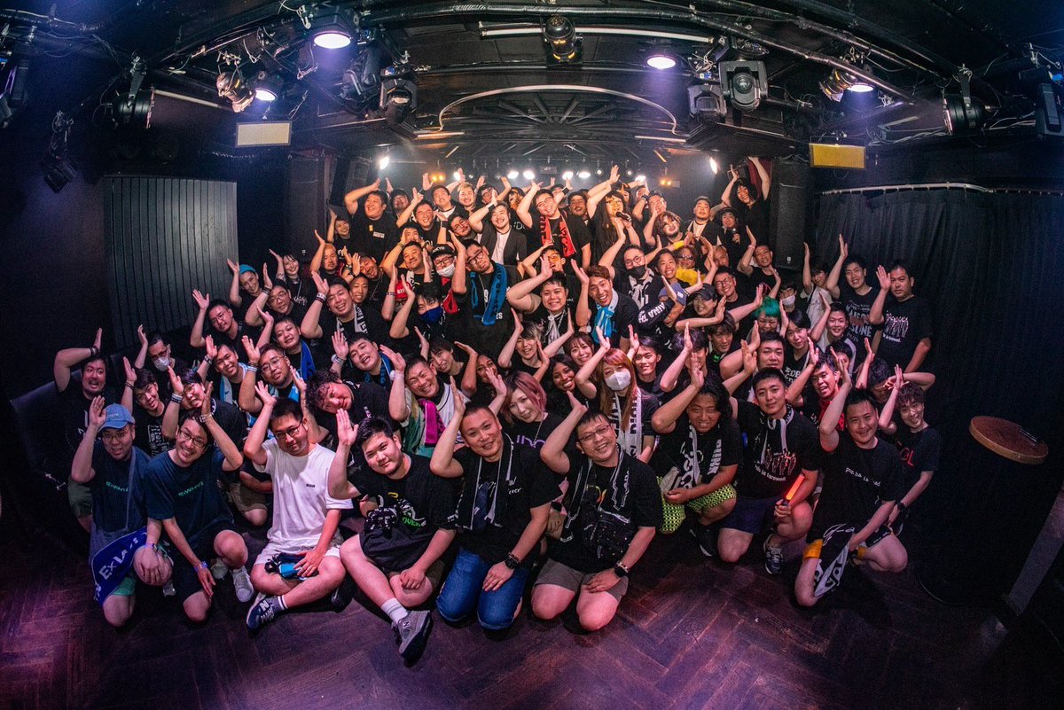BiSH_night's tweet photo. 昨日はBiSHナイトへのご来場誠にありがとうございました!
オープン前から多数の方にお並び頂き、最後まで清掃員の愛が溢れる素敵な空間となりました☺️
BiSHは解散してしまいましたが、皆さんのBiSH愛は永遠です!
そしてBiSHナイトも愛してくれてありがとうございました🌸
ばいばい👋
@BiSHidol https://t.co/M2XdpG86nw