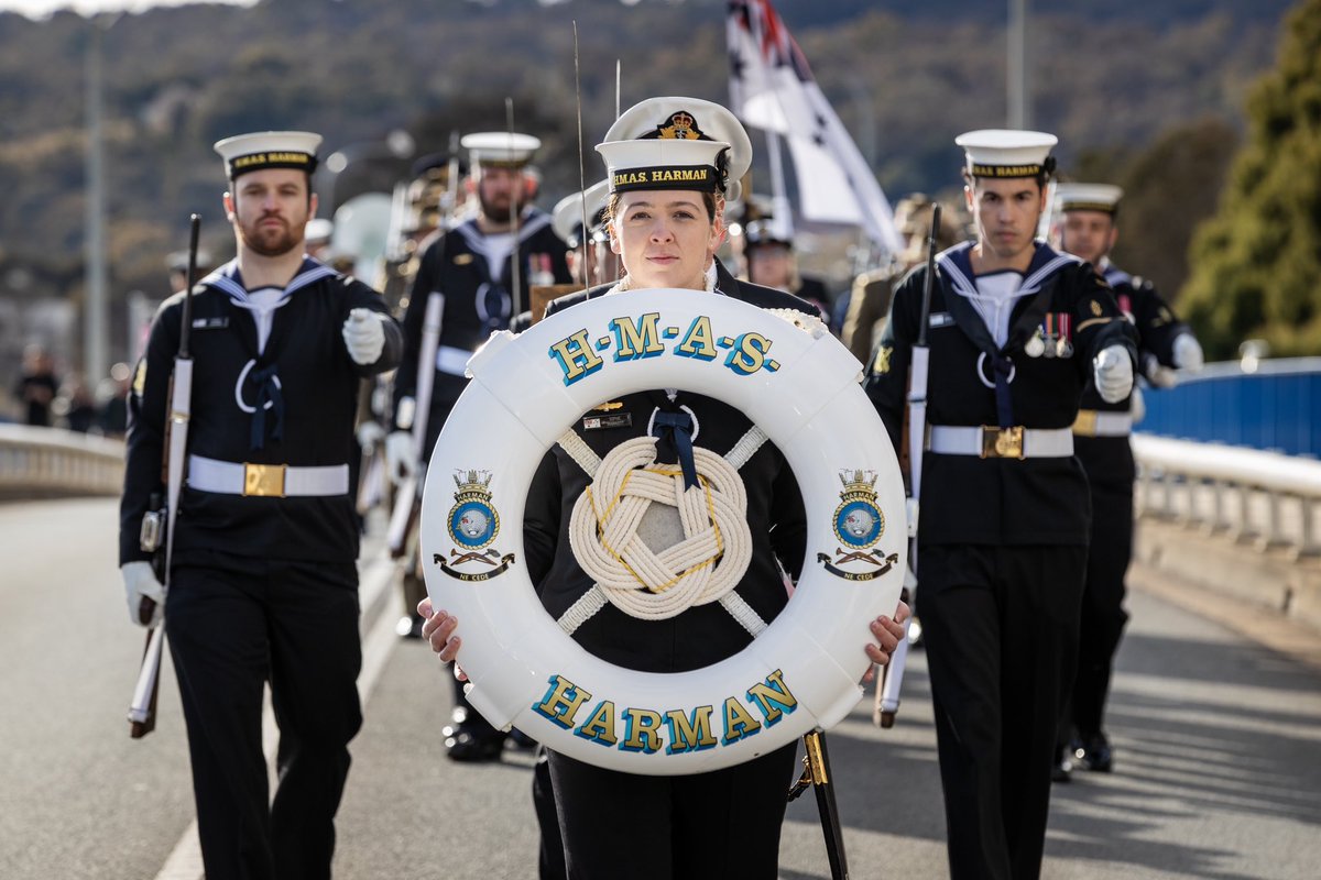 CN_Australia's tweet photo. Thank you to the city of Queanbeyan for supporting #HMASHarman in exercising its privilege of Freedom of Entry, celebrating the close relationship #OurPeople have with the city during Harman's 80th anniversary. @QbnPalerang @Australian_Navy https://t.co/qnYBjEV7hH