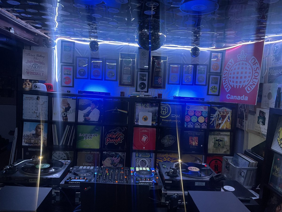 IronMikeToronto's tweet image. It was an honour &amp;amp; highlight of my dj career to travel with #LoveInc @SimoneDenny Shep &amp;amp; the late Brad Daymond (along with a crew of others) across Canada promoting that album. 
Craaaazzy!!! 
Hope you’re doing well Scott 🥃