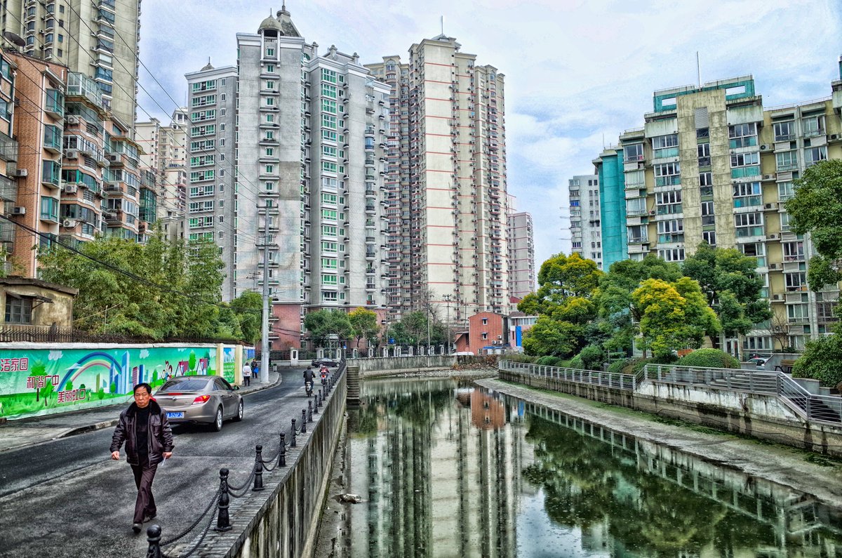 #photo #Japan #建築物 #river #写真 #streetphotography #河 #街 #rain #buildingphotography #GR #colorful #上海 #路地裏 #Alley #旅 #singlefocuslens #天気雨 #中国 #photography #weatherrain #散歩 #Shanghai #stroll R0010836-111