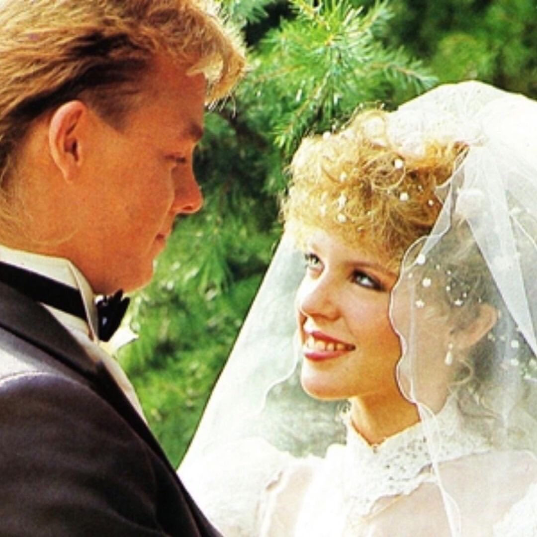 teamdonovan_'s tweet photo. #36yearsago #scottandcharlene #wedding first shown on #AustralianTV #35yearstogether❤️❤️ #neighbours #jasondonovan #kylieminogue @jdonofficial @kylieminogue 🍾🥂💍👰🏼🤵🏼🎉🎉💞💞💐 https://t.co/M7C6khflyu
