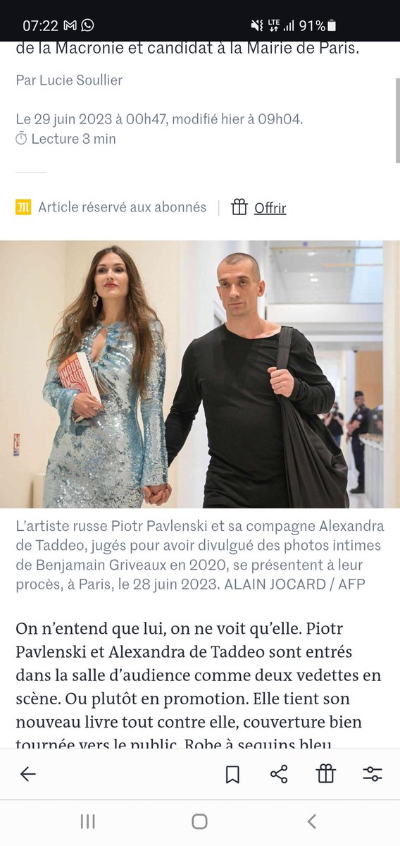 Bon, je n'en peux plus de me taire...
A quel moment tu vas à ton procès déguisé en reine des neiges? 🤪
Et bonjour!!!