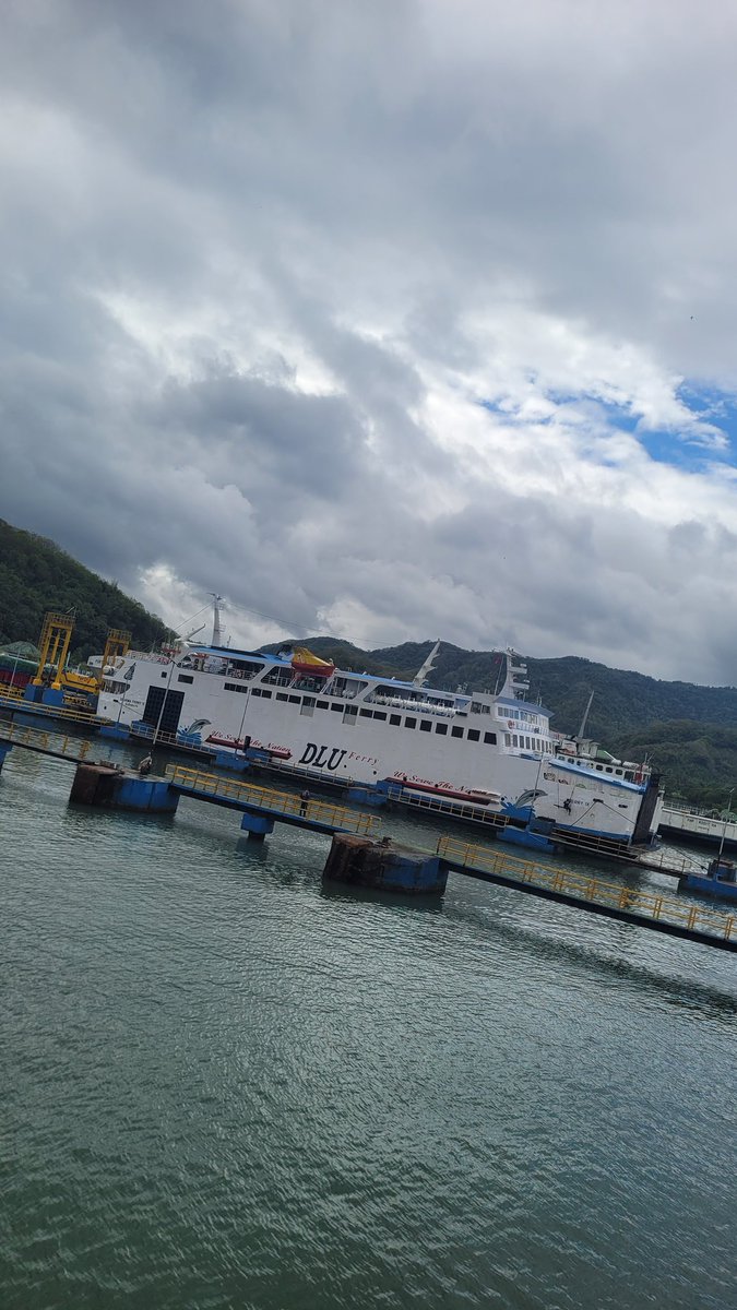 faafrizal's tweet image. terjebak di lombok,,