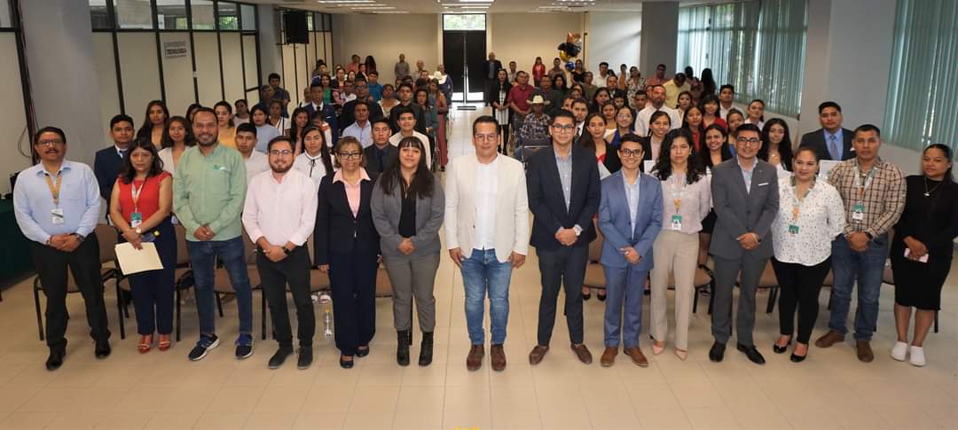 SoyUTIM's tweet photo. Este día el rector de #UTIM  @javisantiagomx encabezó el Protocolo de Titulación para las licenciaturas en Gestión del Capital Humano y  Gestión de Negocios y Proyectos.
#LaUniversidadQueQueremos
#UTIMde💚 https://t.co/al3lQaoCev