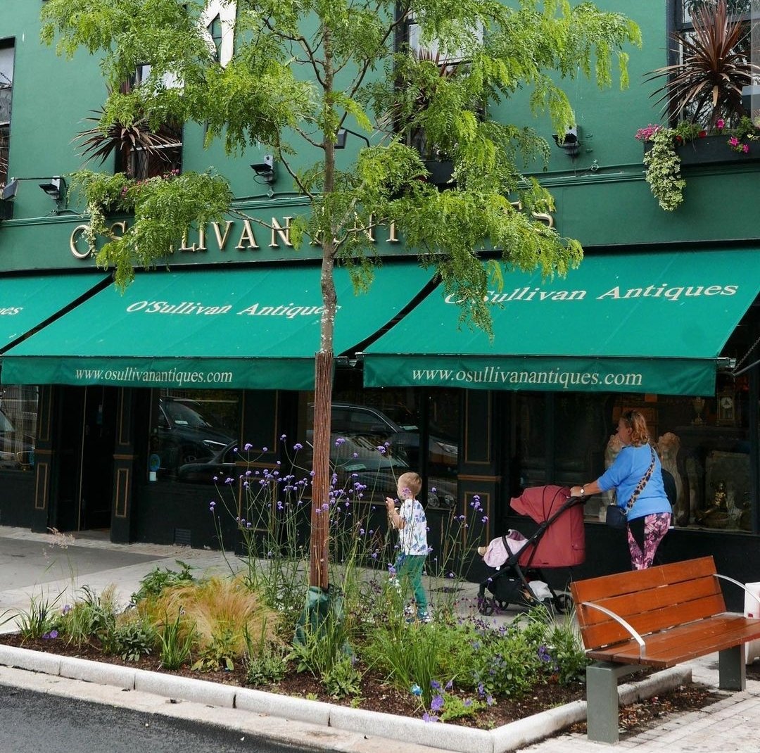 Not some trendy spot in Greenwich village, but O'Sullivan's Green in Dublin's vibrant Liberties. Some really amazing changes happening around Thomas Street/Francis Street/D8 at the moment.