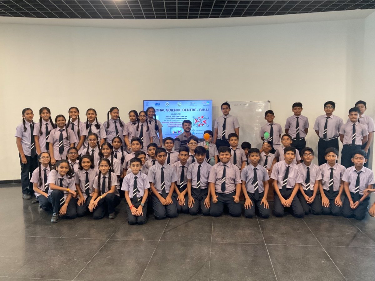 RscBhuj's tweet photo. @RscBhuj organized a special program on the occasion of the  Birth Anniversary of Dr. C. N. R. Rao on 30/06/2023.  In which information was given to More than 120 participants to #enhance their #knowledge about the various #StatesOfMatter through scientific #experiments. https://t.co/EjFk96zYvL