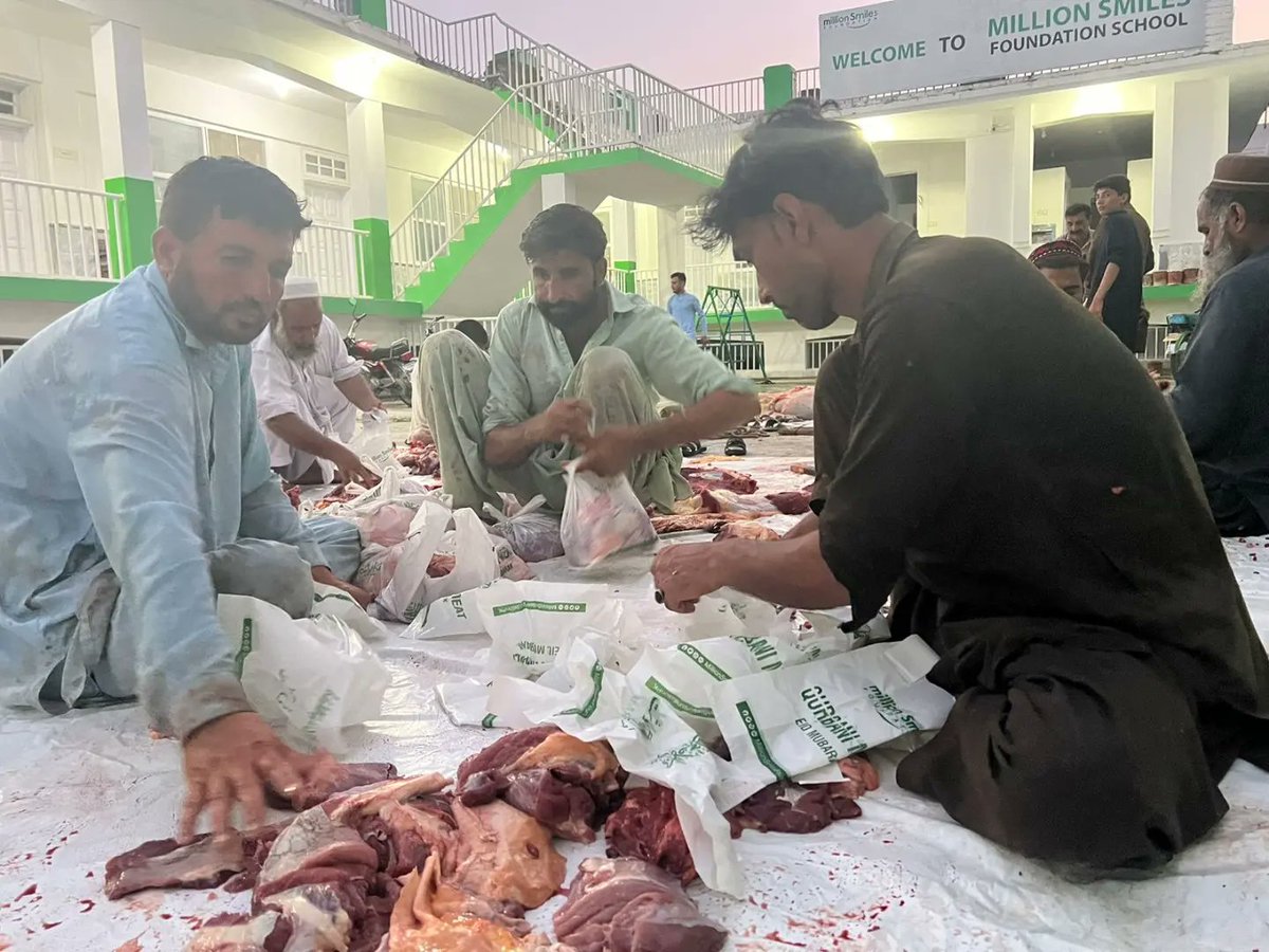 MSfoundationPK's tweet image. The Qurbani in Mardan, KPK for 100s of families supported with your contributions.

Thank you for your love, support and prayers for our brothers &amp;amp; sisters. You ALL have been a reason of spreading &quot;Smiles for Humanity&quot; in Neelum Valley.

 #QurbaniwithMSF #SmilesforHumanity…