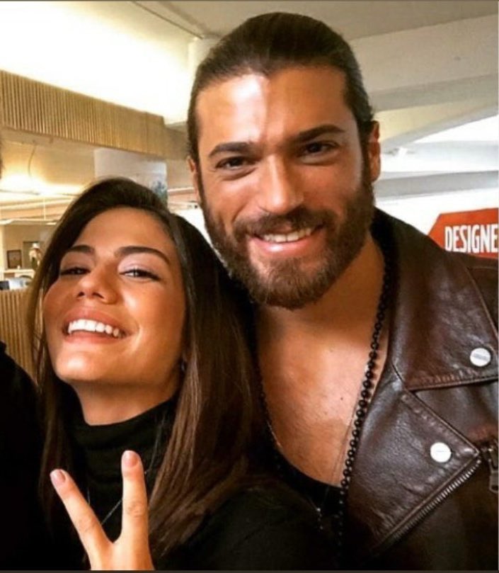 rosbindacorro's tweet photo. @CarmenL47277155 @canyaman1989 @dmtzdmr @ChinaB14756169 @Rosaria28819372 @69Fenice @Fenikeliler1 Buenos días guapa feliz sábado para ti también 😘😘🫂🌺🍫❤️🍓🍒👣👣 https://t.co/lkKhnnrOZn