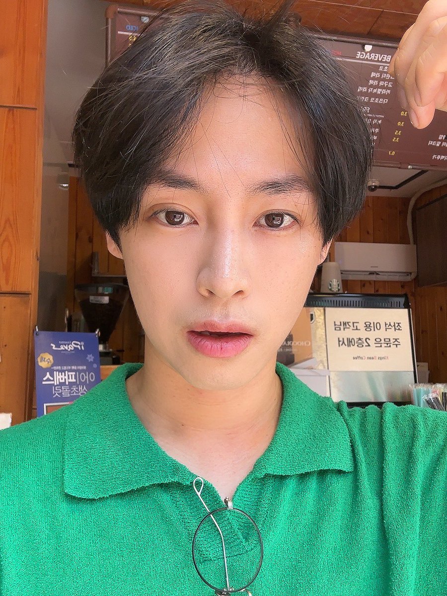 karam_7340's tweet photo. 녹아내리고있는중….🫠🫠🫠
今げんざいとけてる中。。。🫠🫠🫠 https://t.co/OCSxjurJib