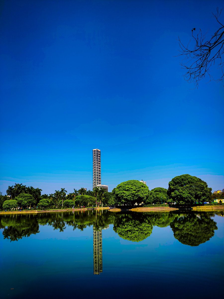 THE 42, Kolkata 

📸 SUKANYA DUTTA 

DEVICE :- <a href="/realmeIndia/">realme</a>  9

#shotonrealme

<a href="/Pindle_India/">PINDLE INDIA 🇮🇳</a>
pindle.io/web/share?sid=…

#Kolkata #thecityofjoy
#reflect