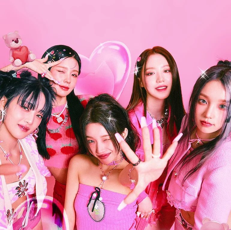 kchartsmaster's tweet photo. "Queencard" by @G_I_DLE rises to #1 on MelOn Monthly Chart. https://t.co/EiP4JqLzjs