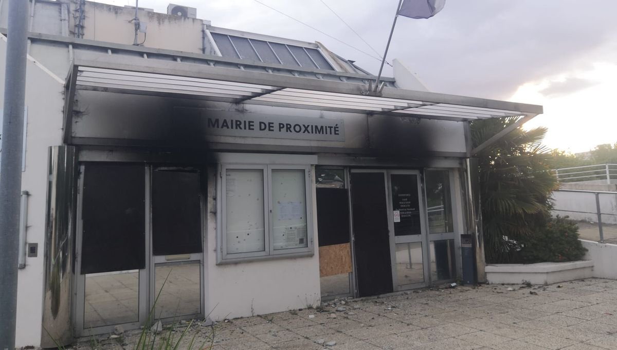 Suite aux tirs de mortiers à La Rochelle et Aytré cette nuit (dégâts matériels, pas de victime physique), 7 personnes en GAV dont 3 mineurs. 
Par ailleurs, l’enquête se poursuit concernant les dégradations et vols aggravés survenus la nuit du 29/06 à Villeneuve-les-Salines.