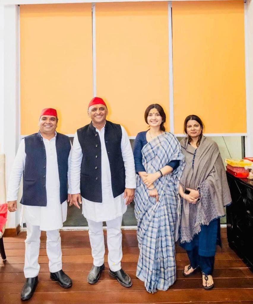 देश के करोड़ों छात्र नौजवानों , किसानों , पिछड़े , अल्पसंख्यक , अनुसूचित और दलितों की उम्मीद और विश्वास के केंद्र समाजवादी पार्टी के राष्ट्रीय अध्यक्ष आदरणीय श्री अखिलेश यादव जी को जन्मदिन की शुभकामनाएँ व हार्दिक बधाई ।