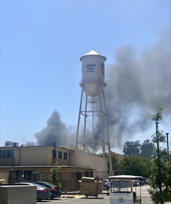 DndSesame's tweet photo. WB has released black smoke, the new warner sister after Dot has retired is still undecided. https://t.co/qRtdJ0A4qV