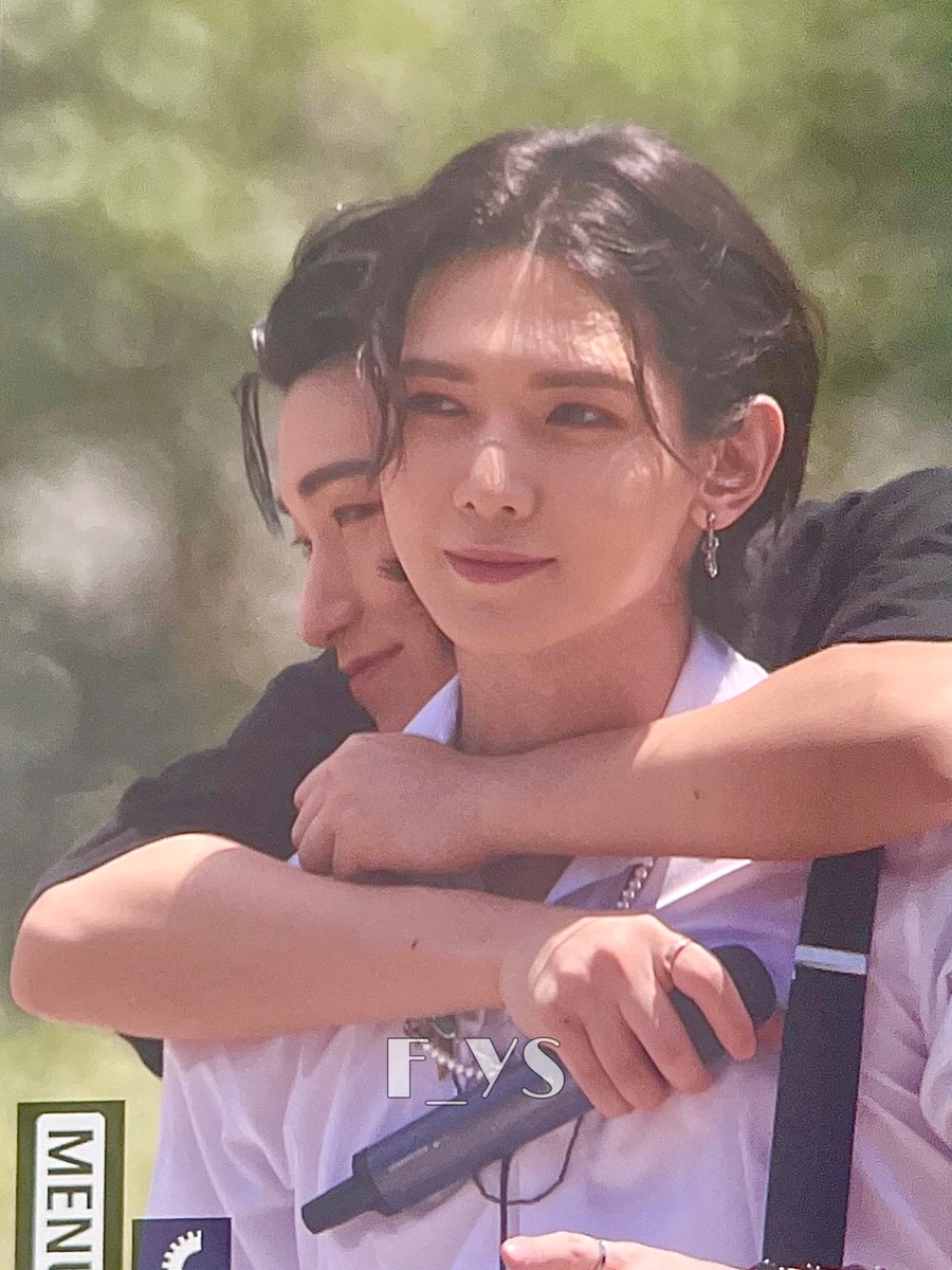 sansangmydads's tweet photo. " san-ah look at the bubbles, beautiful isn't it? "
" I can't see anything beautiful but you, sangie " https://t.co/Na2N5N2VRd