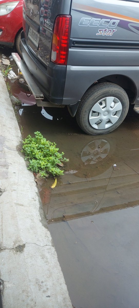 Manoj67701526's tweet photo. @VMCVadodara @ Dear Sir,Please send you team to clean rain water gutter outside Brij Industries,GIDC - Vadsar Road ,Sussen Circle towards Jupiter Chokdi.Thank you. https://t.co/COnPZRBPZ7