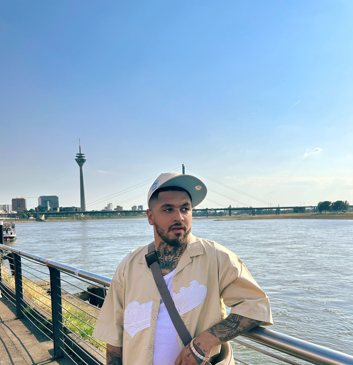 J.Deux tweet media