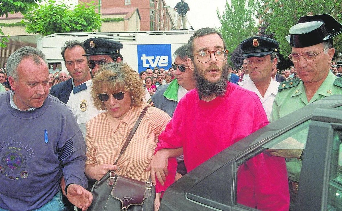 Hoy se cumplen 26 años de la liberación del funcionario de #sosprisiones Jose Antonio Ortega Lara. Permaneció 532 días secuestrado por la banda terrorista ETA. #NiOlvidoNiPerdón