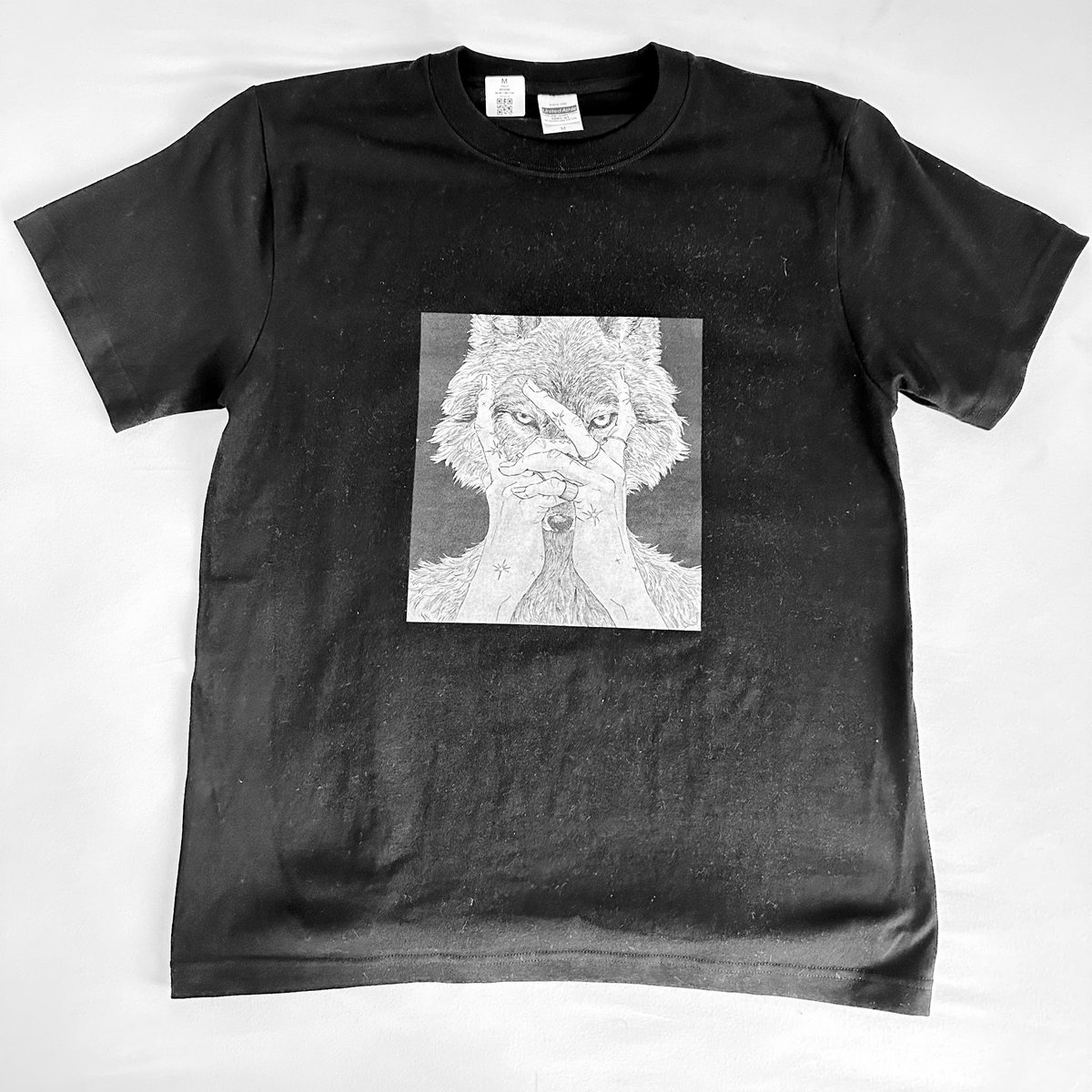 evimisa1's tweet photo. ずっと待ってたTシャツ届いた
すき…

お揃いにしてもいいんだよ？
https://t.co/wfKPZUCqTf https://t.co/YmedD9HyAD