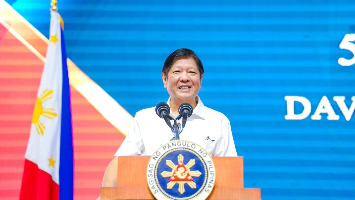 bongbongmarcos's tweet photo. Malipayong ika-56 nga anibersayo, Davao del Sur!

Nitong umaga, ating binigyang-pugay ang mga residente at lokal na pamahalaan ng Davao del Sur sa patuloy na pag-unlad at ang pagiging kauna-unahang insurgency-free ng lalawigan sa rehiyon ng Davao. 

Maaasahan ng probinsya ang ating suporta, lalo na sa kanilang mga inisyatibo para sa patuloy na kapayapaan at pagbibigay ng maginhawang buhay sa ating mga mamamayan.